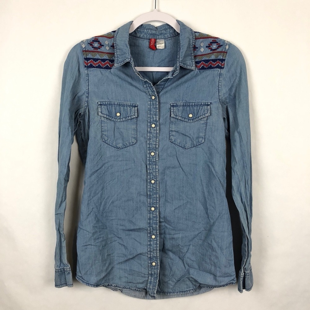 H&M Divided Women's Chambray Button Up Size 2 Embroidered Cross Stitch (BG-8)